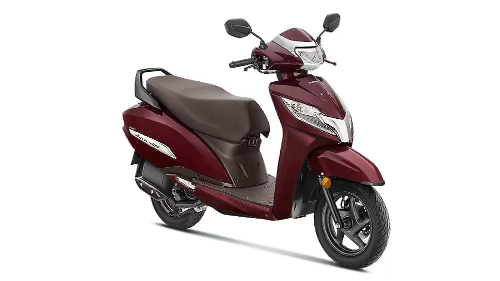 Honda Activa 125 (2025) - Front Quarter Profile