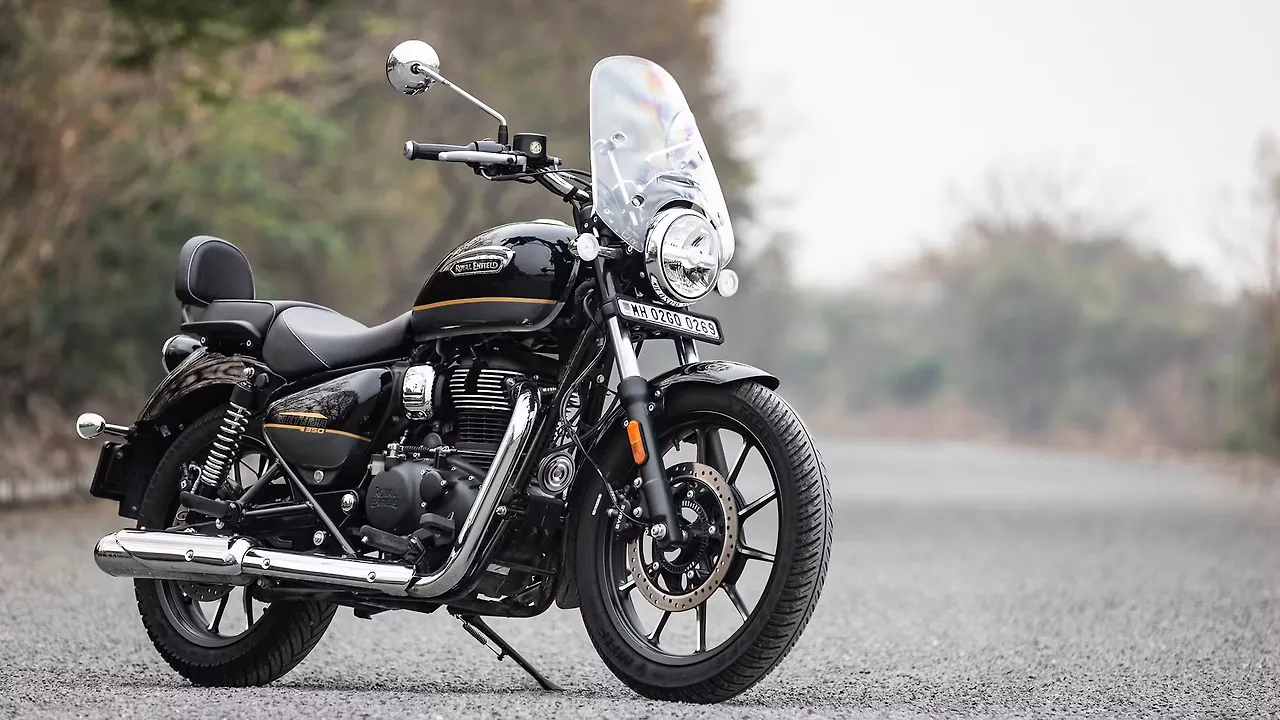 Royal Enfield Meteor 350 (2023) - Front Quarter Profile